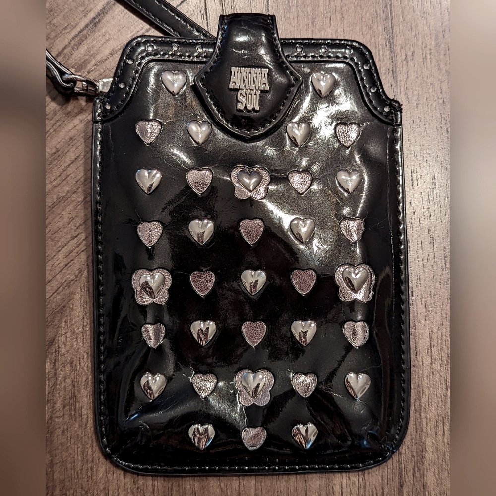 Anna Sui Black Patent Crossbody Cellphone Bag with Silver Hearts Japan
